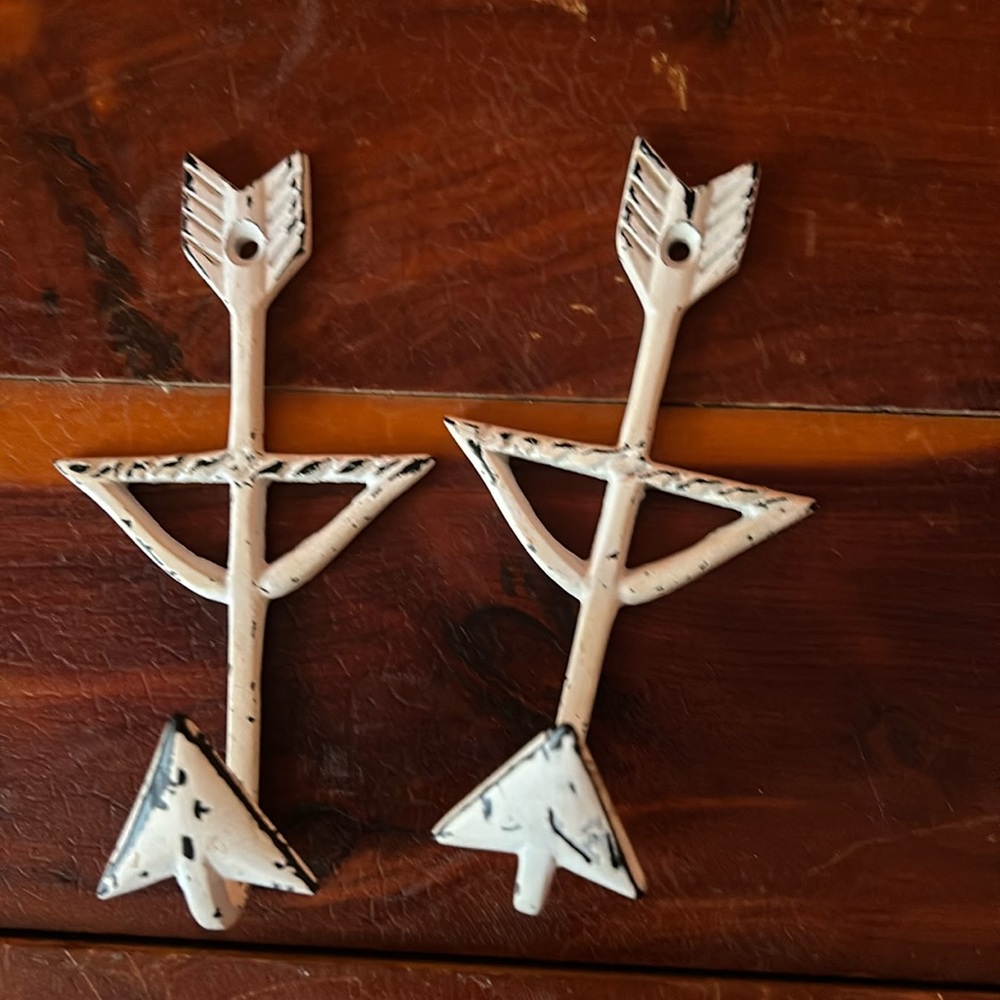 Home Decor/Craft Metal Arrow Hanger Set of 2